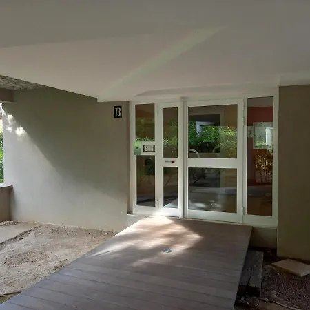 Les Deux Chateaux Avec Piscine, Climatisation Et Wi-fi Lejlighed *