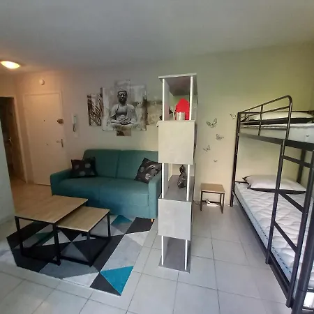 Les Deux Chateaux Avec Piscine, Climatisation Et Wi-fi