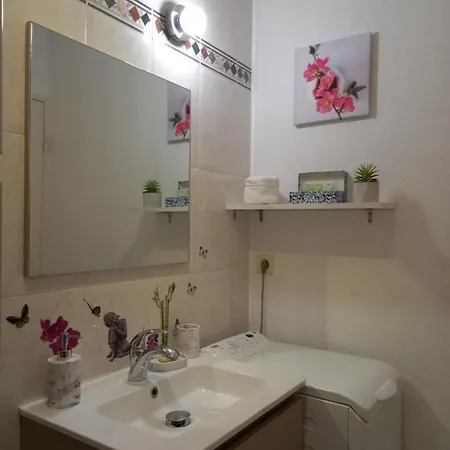 Les Deux Chateaux Avec Piscine, Climatisation Et Wi-fi كانيو سور مير